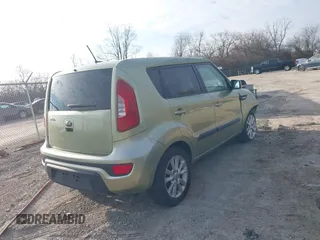 2013 Kia Soul with VIN KNDJT2A59D7571257, listed as a IAAI auction lot 41684100 with 146,320 mi miles. Bid and sale history available at carsss.com. Image 4.