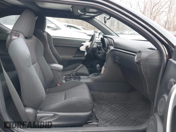 2012 Scion tC z VIN JTKJF5C72C3024241, wystawiony jako IAAI lot #41750123 z przebiegiem 136 695 mil mil oraz . Historia ofert i sprzedaży dostępna na DreamBid. Obrazek 5.