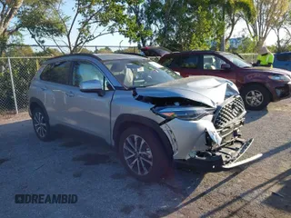 2022 Toyota Corolla Cross XLE с VIN 7MUEAAAG9NV005163, выставлен на аукционе IAAI как лот 41739906 с пробегом 55 424 миль миль и . История ставок и продаж доступна на DreamBid. Изображение 1.