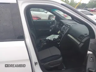 2013 Ford Police Interceptor Utility z VIN 1FM5K8AR1DGC25662, wystawiony jako IAAI lot #41964737 z przebiegiem 119 960 mil mil oraz . Historia ofert i sprzedaży dostępna na DreamBid. Obrazek 5.