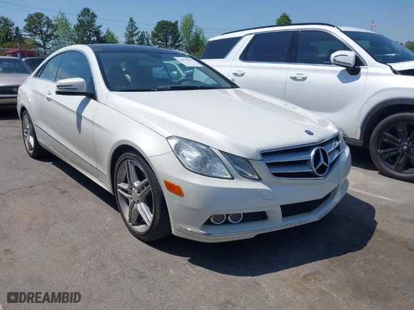 2011 Mercedes-Benz E-Class E 350 with VIN WDDKJ5GB8BF076503, listed as a IAAI auction lot 42038949 with 183,181 mi miles. Bid and sale history available at carsss.com. Image 1.