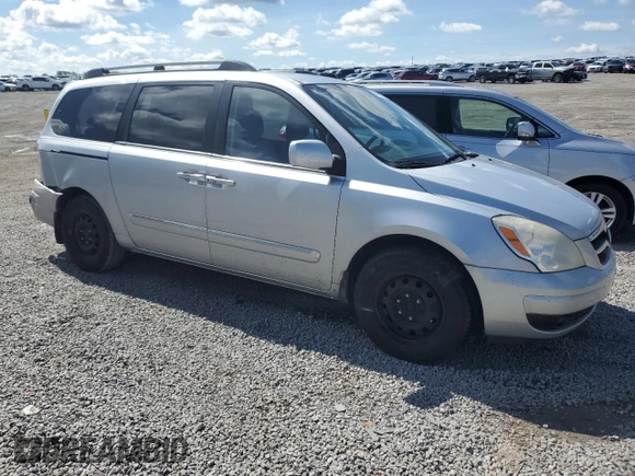 2008 Hyundai Entourage GLS z VIN KNDMC233986048910, wystawiony jako Copart lot #56009155 z przebiegiem 246 917 mil mil oraz Szkoda całkowita • Salvage title. Historia ofert i sprzedaży dostępna na DreamBid. Obrazek 4.