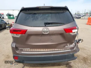 2017 Toyota Highlander XLE with VIN 5TDJZRFH4HS483304, listed as a IAAI auction lot 42134994 with 115,322 mi miles and . Bid and sale history available at DreamBid. Image 16.
