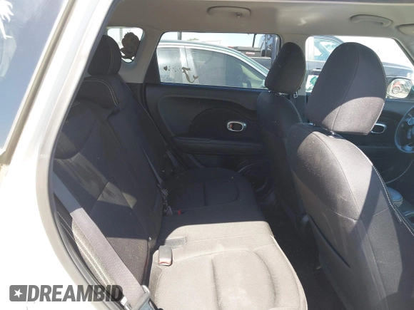 2016 Kia Soul + z VIN KNDJP3A51G7238839, wystawiony jako IAAI lot #42486612 z przebiegiem 95 262 mil mil oraz . Historia ofert i sprzedaży dostępna na DreamBid. Obrazek 8.