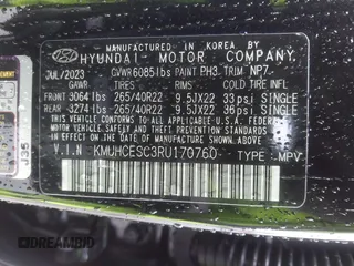 2024 Genesis GV80 z VIN KMUHCESC3RU170760, wystawiony jako IAAI lot #41702236 z przebiegiem 11 162 mil mil oraz . Historia ofert i sprzedaży dostępna na DreamBid. Obrazek 9.