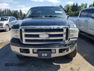 2005 Ford F-250 XL with VIN 1FTSX21P25EB15818, listed as a Copart auction lot 54222215 with 260,018 mi miles and Salvage Title. Bid and sale history available at DreamBid. Image 5.