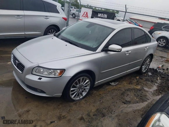 2009 Volvo S40 2.4L with VIN YV1MS382292458444, listed as a IAAI auction lot 42017377 with 152,405 mi miles. Bid and sale history available at carsss.com. Image 2.