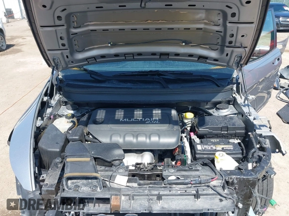 2016 Jeep Cherokee Latitude with VIN 1C4PJLCB2GW185637, listed as a IAAI auction lot 41894019 with 87,888 mi miles and . Bid and sale history available at DreamBid. Image 10.