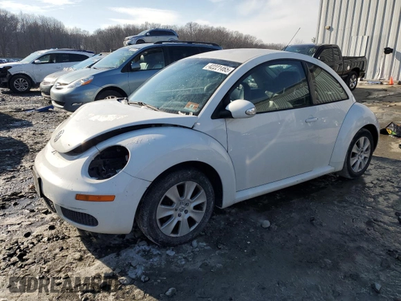 2009 Volkswagen New Beetle Coupe S with VIN 3VWPW31C39M512494, listed as a Copart auction lot 42221465 with 168,850 mi miles and Salvage Title. Bid and sale history available at carsss.com. Image 1.