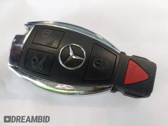 2015 Mercedes-Benz C 300 Luxury with VIN 55SWF4KB6FU023015, listed as a IAAI auction lot 42153797 with 47,639 mi miles and . Bid and sale history available at carsss.com. Image 11.