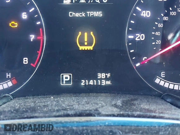 2015 Kia K900 Luxury with VIN KNALW4D47F6023343, listed as a IAAI auction lot 41326579 with 214,113 mi miles. Bid and sale history available at carsss.com. Image 15.