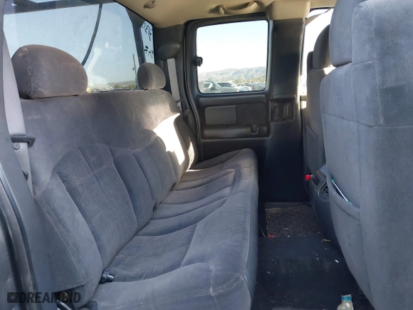 2002 Chevrolet Silverado 1500 LT with VIN 2GCEK19T221313531, listed as a IAAI auction lot 41563814 with 205,633 mi miles. Bid and sale history available at carsss.com. Image 7.