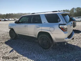 2022 Toyota 4Runner SR5 Premium with VIN JTENU5JR1N5983670, listed as a Copart auction lot 48740885 with 46,445 mi miles and Salvage Title. Bid and sale history available at carsss.com. Image 2.