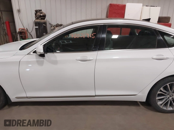 2015 Hyundai Genesis 3.8L with VIN KMHGN4JE5FU090728, listed as a IAAI auction lot 42031915 with 156,755 mi miles. Bid and sale history available at carsss.com. Image 14.