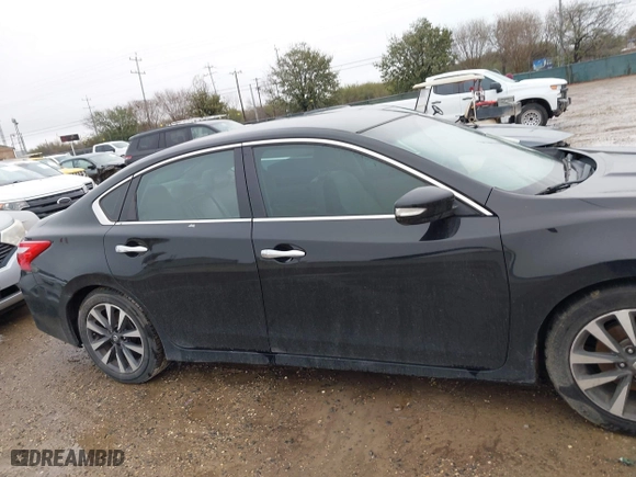 2017 Nissan Altima 2.5 SR with VIN 1N4AL3APXHC199700, listed as a IAAI auction lot 41539756 with 201,751 mi miles. Bid and sale history available at carsss.com. Image 13.