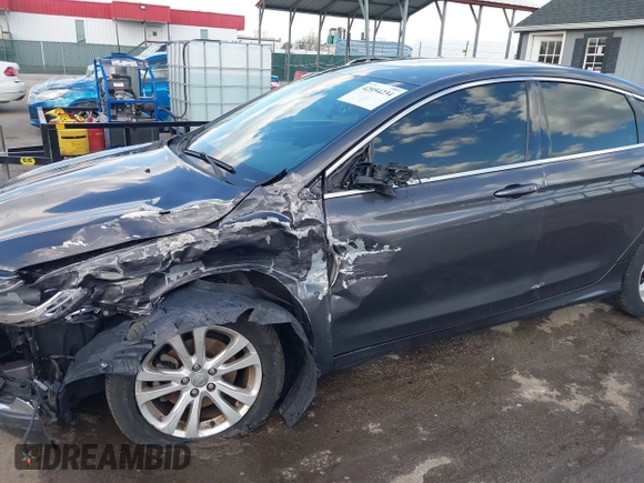 2015 Chrysler 200 Limited z VIN 1C3CCCAB3FN608357, wystawiony jako IAAI lot #42054234 z przebiegiem 151 694 mil mil oraz . Historia ofert i sprzedaży dostępna na DreamBid. Obrazek 6.