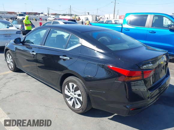 2022 Nissan Altima 2.5 S with VIN 1N4BL4BV1NN405297, listed as a IAAI auction lot 40446677 with 72,927 mi miles. Bid and sale history available at carsss.com. Image 3.