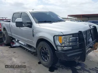 2017 Ford Super Duty F-250 SRW Lariat with VIN 1FT7W2BT2HED91697, listed as a IAAI auction lot 41739685 with 126,785 mi miles. Bid and sale history available at carsss.com. Image 1.