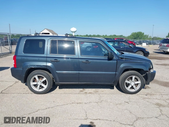 2007 Jeep Patriot Limited с VIN 1J8FF48W47D424723, выставлен на аукционе IAAI как лот 42266863 с пробегом 187 705 миль миль и . История ставок и продаж доступна на DreamBid. Изображение 13.