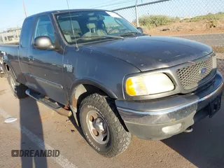 2003 Ford F-150 XL z VIN 2FTRX18W53CA26365, wystawiony jako IAAI lot #42404060 z przebiegiem 146 023 mil mil oraz . Historia ofert i sprzedaży dostępna na DreamBid. Obrazek 1.