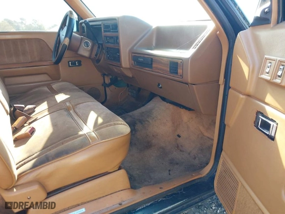 1993 Dodge Dakota "S" with VIN 1B7FL26X8PS234273, listed as a IAAI auction lot 41874966 with 195048 miles. Bid and sale history available at carsss.com. Image 5.