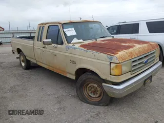 1989 Ford F-250 with VIN 1FTHX25H9KKA71195, listed as a IAAI auction lot 42085910 with 87,713 mi miles and . Bid and sale history available at DreamBid. Image 1.