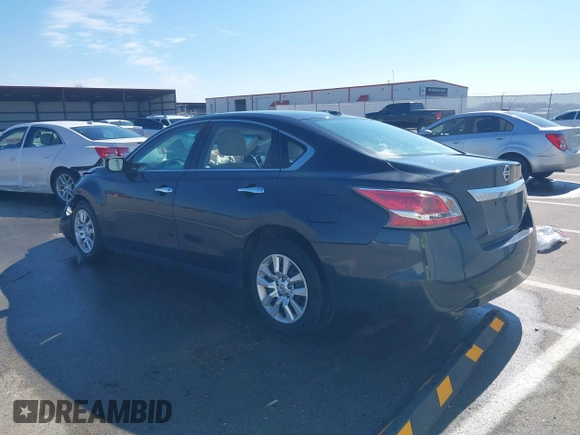 2015 Nissan Altima 2.5 S with VIN 1N4AL3AP0FC465917, listed as a IAAI auction lot 41650721 with 105,357 mi miles. Bid and sale history available at carsss.com. Image 3.