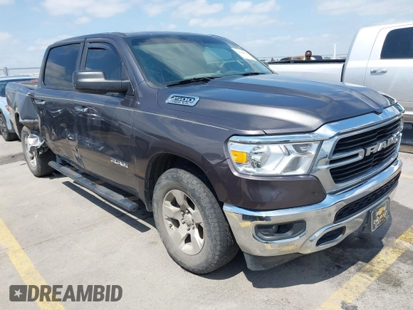 2019 Ram 1500 Big Horn z VIN 1C6RREFT3KN543755, wystawiony jako IAAI lot #42040871 z przebiegiem 135 614 mil mil oraz . Historia ofert i sprzedaży dostępna na DreamBid. Obrazek 1.