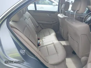 2011 Mercedes-Benz E 350 Luxury z VIN WDDHF8HB3BA291845, wystawiony jako IAAI lot #42173295 z przebiegiem 191 749 mil mil oraz . Historia ofert i sprzedaży dostępna na DreamBid. Obrazek 8.