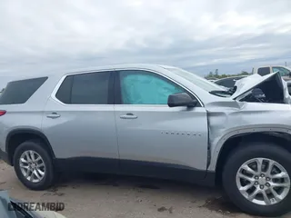2021 Chevrolet Traverse LS with VIN 1GNERFKW9MJ228909, listed as a IAAI auction lot 41024869 with 61,943 mi miles. Bid and sale history available at carsss.com. Image 12.