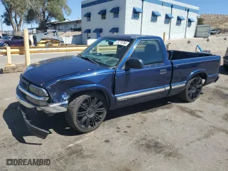 2000 Chevrolet S-10 LS with VIN 1GCCS14W8Y8244679, listed as a Copart auction lot 72275784 with 183,945 mi miles and Salvage Title. Bid and sale history available at carsss.com. Image 1.