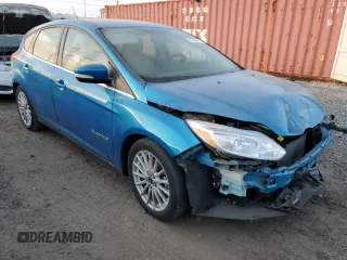 2015 Ford Focus Electric z VIN 1FADP3R44FL358378, wystawiony jako Copart lot #87859715 z przebiegiem Nie podano mil oraz Szkoda całkowita • Salvage title. Historia ofert i sprzedaży dostępna na DreamBid. Obrazek 4.