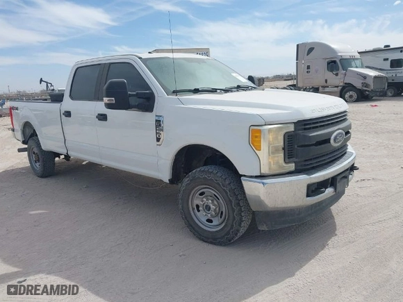 2017 Ford Super Duty F-250 SRW Lariat with VIN 1FT7W2B69HED25657, listed as a IAAI auction lot 41675676 with 169,995 mi miles. Bid and sale history available at carsss.com. Image 1.