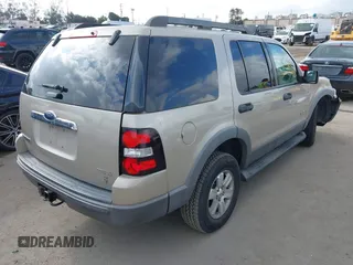 2006 Ford Explorer XLT with VIN 1FMEU73896ZA03371, listed as a IAAI auction lot 42100572 with 174,804 mi miles. Bid and sale history available at carsss.com. Image 4.