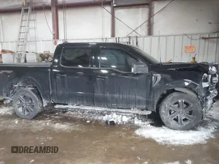 2022 Ford F-150 XL z VIN 1FTEW1EP5NKD88452, wystawiony jako IAAI lot #41606823 z przebiegiem 35 007 mil mil oraz . Historia ofert i sprzedaży dostępna na DreamBid. Obrazek 13.
