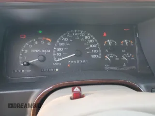 1999 Cadillac Escalade z VIN 1GYEK13R7XR402243, wystawiony jako Copart lot #43269935 z przebiegiem 231 465 mil mil oraz Czysty tytuł • Clean title. Historia ofert i sprzedaży dostępna na DreamBid. Obrazek 9.