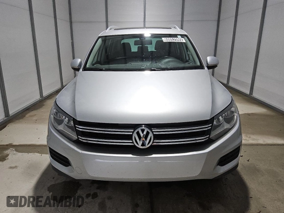 2017 Volkswagen Tiguan Wolfsburg Edition z VIN WVGRV7AXXHW502712, wystawiony jako Copart lot #60052095 z przebiegiem 85 821 mil mil oraz Czysty tytuł • Clean title. Historia ofert i sprzedaży dostępna na DreamBid. Obrazek 5.