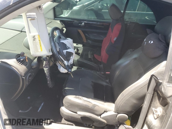 2008 Volkswagen Beetle SE with VIN 3VWRF31Y78M400218, listed as a Copart auction lot 61275115 with 133,167 mi miles and Salvage title. Bid and sale history available at DreamBid. Image 7.