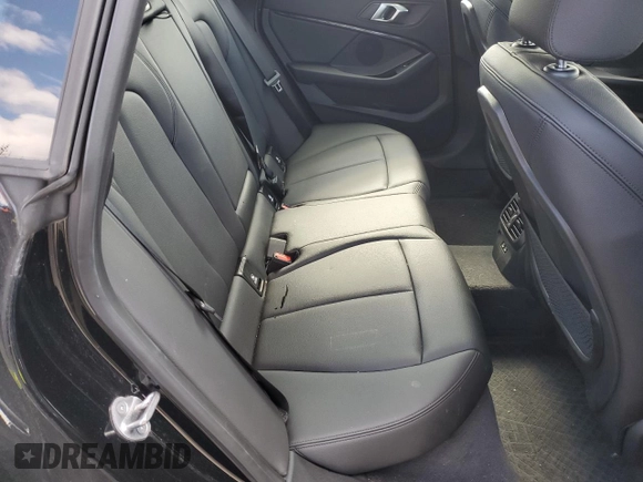 2022 BMW 2 Series 228i xDrive z VIN WBA73AK01N7L23445, wystawiony jako Copart lot #47746645 z przebiegiem 25 483 mil mil oraz Szkoda całkowita • Salvage title. Historia ofert i sprzedaży dostępna na DreamBid. Obrazek 10.