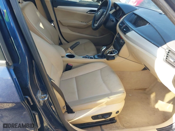 2013 BMW X1 28i with VIN WBAVM1C52DVW46153, listed as a IAAI auction lot 41236419 with 160,732 mi miles. Bid and sale history available at carsss.com. Image 5.