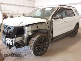 2017 Ford Explorer XLT с VIN 1FM5K8D82HGD99409, выставлен на аукционе IAAI как лот 41843212 с пробегом 150 095 миль миль и . История ставок и продаж доступна на DreamBid. Изображение 19.