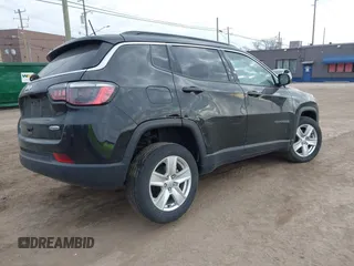 2022 Jeep Compass Latitude with VIN 3C4NJDBB6NT117925, listed as a IAAI auction lot 41779788 with 58,480 mi miles and . Bid and sale history available at DreamBid. Image 4.