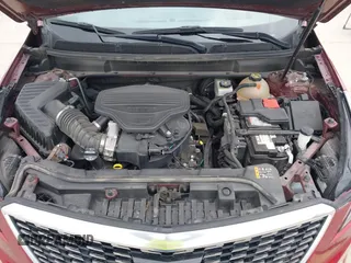 2020 Cadillac XT5 Premium Luxury FWD z VIN 1GYKNCRS8LZ228516, wystawiony jako IAAI lot #42409513 z przebiegiem 54 765 mil mil oraz . Historia ofert i sprzedaży dostępna na DreamBid. Obrazek 10.