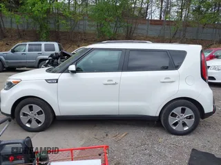 2015 Kia Soul z VIN KNDJN2A27F7213044, wystawiony jako IAAI lot #42230444 z przebiegiem 43 408 mil mil oraz . Historia ofert i sprzedaży dostępna na DreamBid. Obrazek 14.