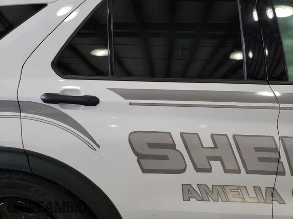 2022 Ford Police Interceptor Utility z VIN 1FM5K8AB5NGB71335, wystawiony jako Copart lot #64395794 z przebiegiem Nie podano mil oraz Szkody całkowita. Historia ofert i sprzedaży dostępna na DreamBid. Obrazek 11.