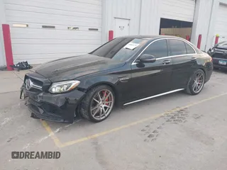 2016 Mercedes-Benz C 63 S AMG z VIN 55SWF8HB7GU163686, wystawiony jako IAAI lot #40884579 z przebiegiem Nie podano mil oraz . Historia ofert i sprzedaży dostępna na DreamBid. Obrazek 18.