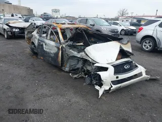 2017 Infiniti Q50 Premium z VIN JN1EV7AR9HM837513, wystawiony jako IAAI lot #42025701 z przebiegiem Nie podano mil oraz . Historia ofert i sprzedaży dostępna na DreamBid. Obrazek 1.