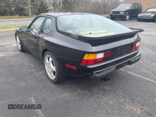 1987 Porsche 944 z VIN WP0AA2958HN152067, wystawiony jako Copart lot #53847675 z przebiegiem 46 994 mil mil oraz Szkoda całkowita • Salvage title. Historia ofert i sprzedaży dostępna na DreamBid. Obrazek 3.