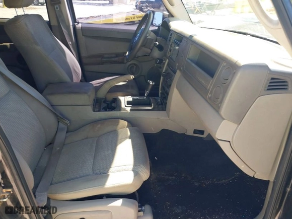 2006 Jeep Commander with VIN 1J8HG48K56C271325, listed as a IAAI auction lot 41746938 with NaN miles. Bid and sale history available at carsss.com. Image 5.
