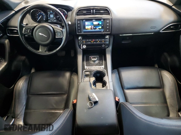 2017 Jaguar F-Pace 20d Prestige z VIN SADCK2BN4HA092719, wystawiony jako Copart lot #59185295 z przebiegiem 75 499 mil mil oraz Czysty tytuł • Clean title. Historia ofert i sprzedaży dostępna na DreamBid. Obrazek 8.
